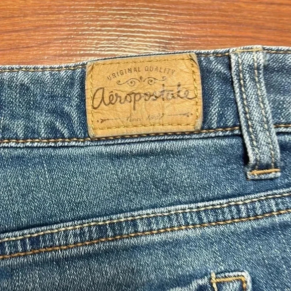 Aeropostale mid rise distressed shorts, size 8 - Picture 6 of 6